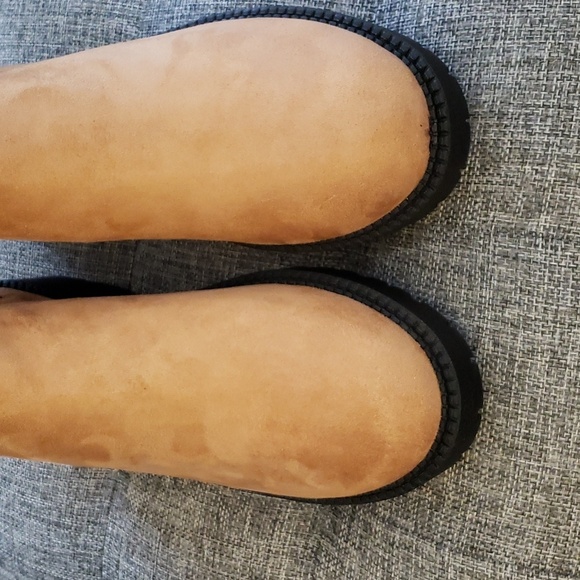 LPCBDEE Chelsea Lug Sole Slip-on Boots in Tan Size 7.5 - Picture 7 of 10